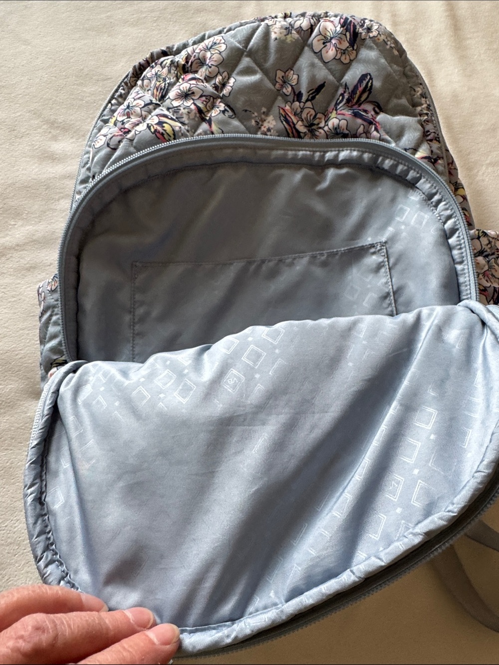 Vera Bradley Ultralight back pack - Picture 4 of 14